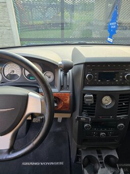 Chrysler grand voyager 7-miestne - 11