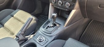 Mazda CX-5  2,2 DIESEL Automat, 4×4 110KW , biela metaliza - 11