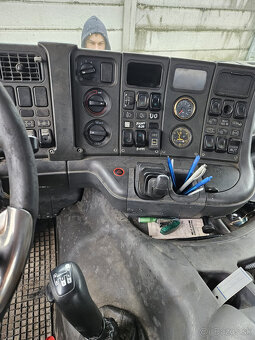 Sklapac Scania 124 420 2004 8x4 porucha motora - 11