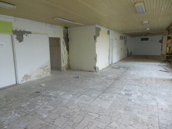 Na predaj - predáme polyfunkčný objekt v Strážskom - 11