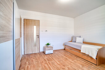 Na predaj 4-izbový rodinný dom v obci Zeleneč - 11