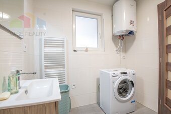 Na predaj 1-izbový byt + parkovacie státie, Nábrežná ul., Pa - 11