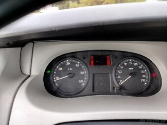 Obytna dodavka Renault Trafic - 11