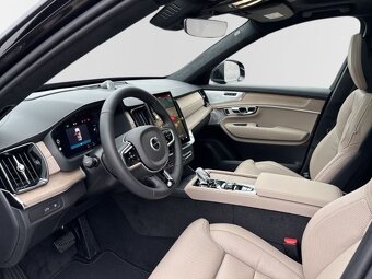 Volvo XC90 Recharge T8 AWD Ultra Bright - 11