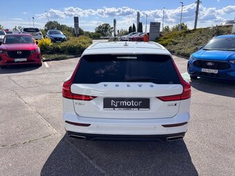 Predám VOLVO V60 Cross Country 2,0 B5 184kW AT8,  SK - 11