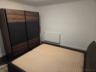 Zrekonštruovaný dom s krásnym interiérom- ihneď k bývaniu - 11