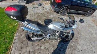 Honda Hornet 600 - 11