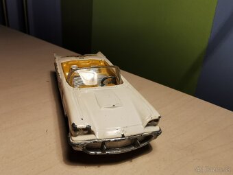 Corgi toys Ford Thunderbird - 11