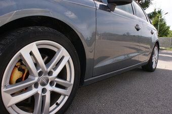 Audi A3 Sportback 2.0 TDI DPF 184k Ambiente quattro S tronic - 11