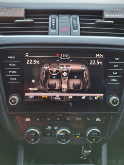 ŠKODA OCTAVIA III Combi TSI 132KW benzín - 11