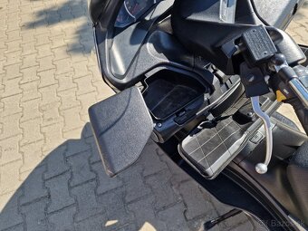 Suzuki Burgman AN 400 34k (benzín) - 11