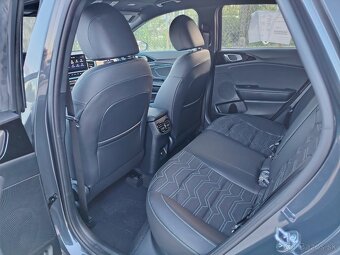 Kia Ceed 1,5 T-GDi M6 Edícia Sport - 11