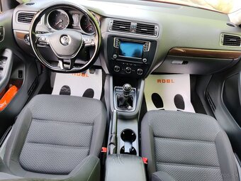 Volkswagen Jetta 2.0 TDI CR Facelift - 11