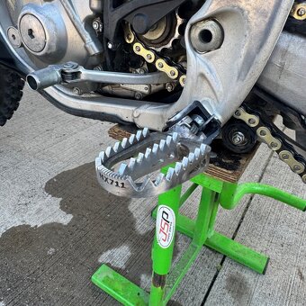 HONDA CRF 250 R 2023 - 11