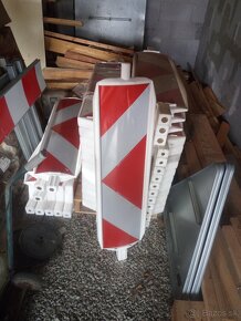 Dopravné značky, značenie - 11