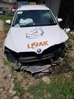 Rozpredám octavia 3, 1.6, 77kw, svetlá,dvere, motor, kufor - 11