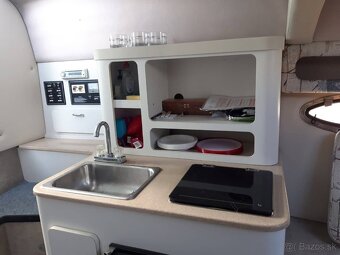 CROWNLINE 26 motorová yachta s prívesom - 11