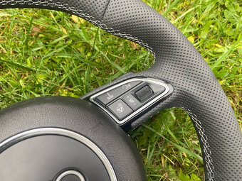 VYHRIEVANY AUDI VOLANT - ZREZANY - PERFOROVANA KOZA - 11