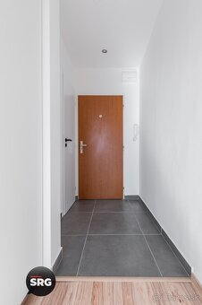 SRG | Garsónka pri parku na tichom mieste | Lastovičia - 11