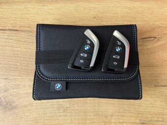 BMW Rad 3 Touring 320d mHEV x-Drive A/T Luxury ZÁRUKA - 11