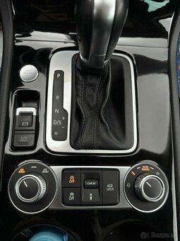 VW Touareg R-Line 3.0 TDI V6 4x4 Premium Executive - 11
