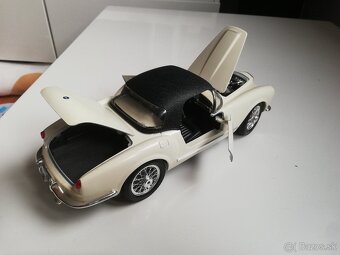 1:18 LANCIA   Aurelia Bburago - 11
