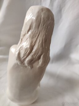 Soška akt Nahá dáma- značeno Jihokera- top stav - 11