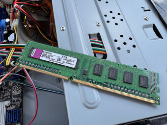 Počítač AMD Phenom II, 2GB - Bez HDD a OS - 11