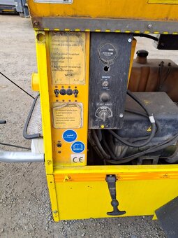 Elektrocentrála a osvětlovací stožár Kubota D905 - 11