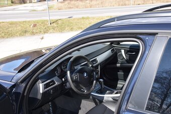 BMW Rad 3 Touring 320 d 163k A/T - 11