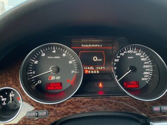 Audi s8 D3 5.2 v10 fsi - 11