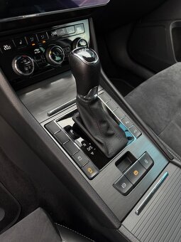 Škoda Superb Combi 2.0TDi DSG Style VirtualMatrixAlcantar - 11
