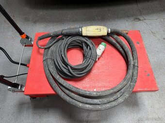 Ponorné a príložné vibrátory Wacker Neuson + meniče - 11