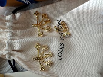 Nové nenosené náušnice Louis Vuitton - 11