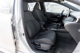 Toyota Corolla Combi 1.8 Hybrid - 11