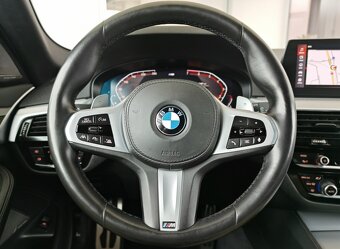 BMW Rad 5 Touring 530i xDrive A/T // AJ NA SPLÁTKY - 11