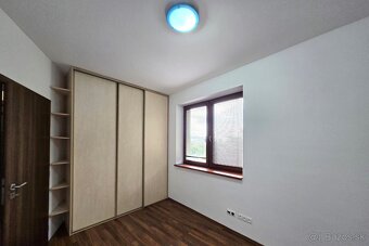 PRENÁJOM – 7 izbový rodinný dom s krásnym výhľadom - BA IV - 11