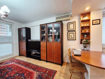 BEZ PROVÍZIE- 3 izb.byt pri OC Centrál a zimného štadióna O. - 11