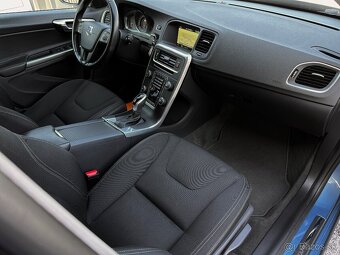 Volvo V60 D3 2.0L 150k Momentum Geartronic - 11