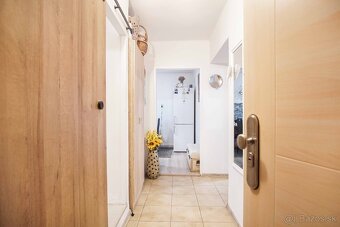 Tehlový 2-izbový byt v centre - Nové Zámky - 11