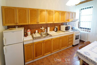 NA PREDAJ RODINNÝ DOM V OBCI LIPOVÉ NA VEĽKOM POZEMKU - 11