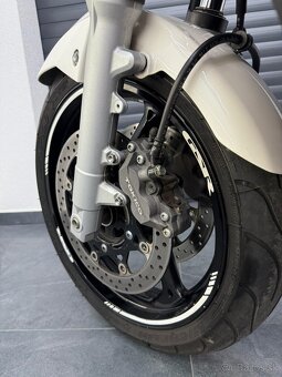 SUZUKI GSR 600, r.2007 - 11