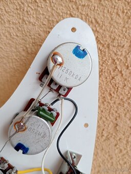 Snímače Stratocaster- pickguard, poťáky 70 roky Greco,Maya - 11
