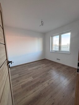 Moderný 4 izbový rodinný dom - Veľké Úľany - 11