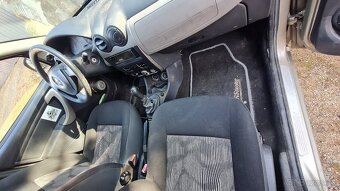 Dacia sandero 2009 - 11