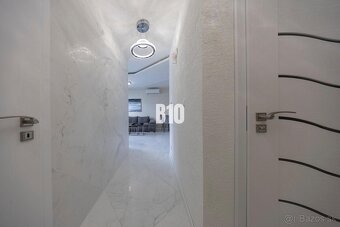 Rustaveliho 2 - Na prenájom moderný 2-izbový byt s loggiou a - 11