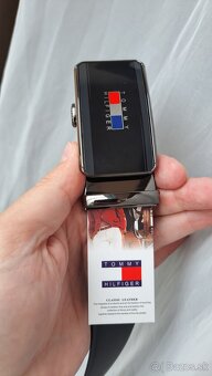 Nový Tommy Hilfiger pánsky opasok čierny - 11