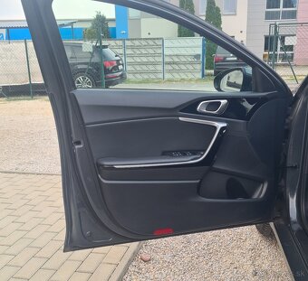 KIA CEED SW 1.6 CRDI VISION / MOŽNÝ ODPOČET DPH - 11