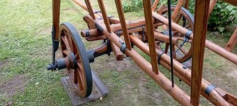 Starý drevený konský voz - rebriňak III - 11