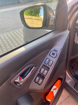 Hyundai IX35 s pohonom 4x4 - 11